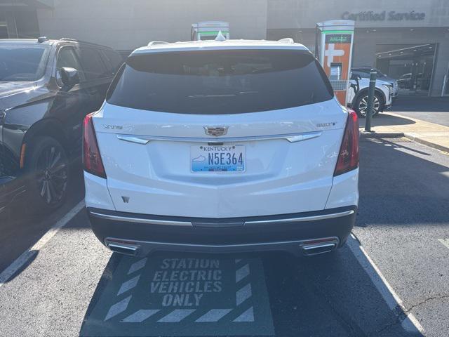 Photo of 2024 Crystal White Tricoat Cadillac XT5