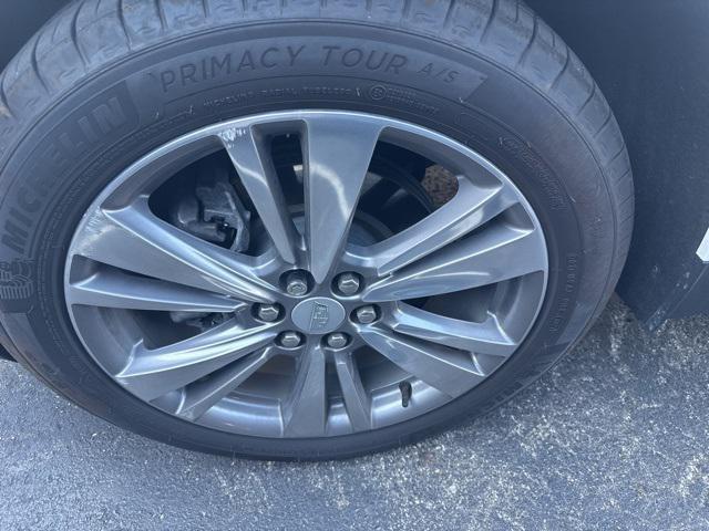 Photo of 2024 Crystal White Tricoat Cadillac XT5