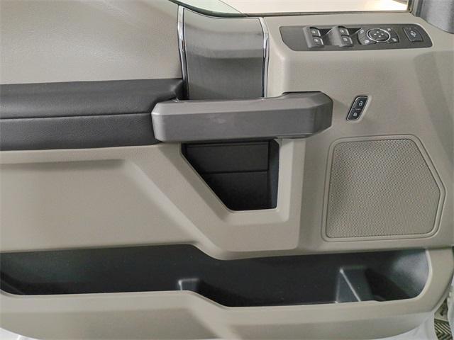 Photo of 2021 Oxford White Ford F-250