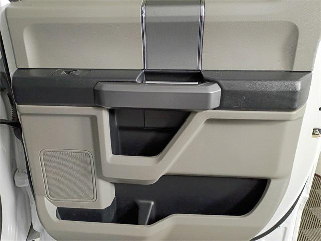 Photo of 2021 Oxford White Ford F-250