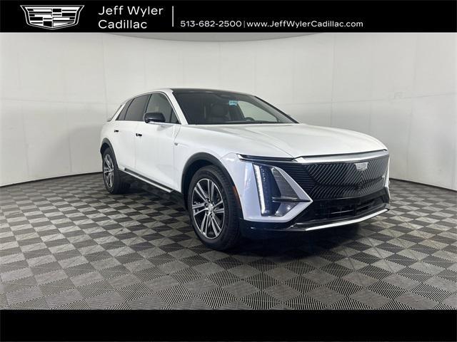 Photo of 2025 Crystal White Tricoat Cadillac LYRIQ