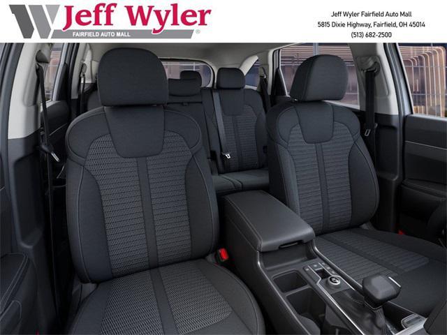 Photo of 2025 Glacial White Pearl Kia Sorento