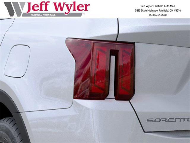 Photo of 2025 Glacial White Pearl Kia Sorento