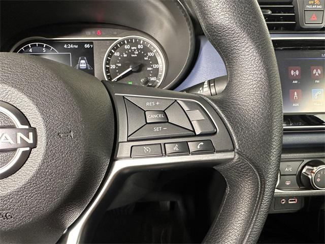 Photo of 2025 Brilliant Silver Metallic Nissan Versa
