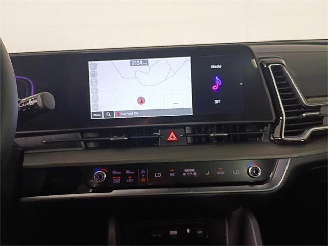 Photo of 2024 Glacial White Pearl Kia Sportage
