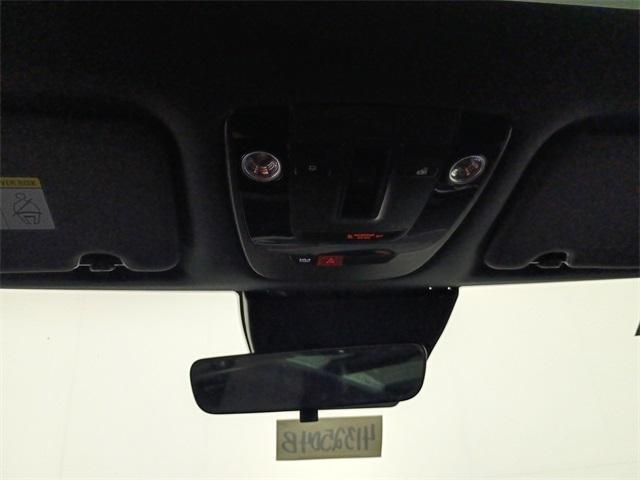 Photo of 2024 Glacial White Pearl Kia Sportage