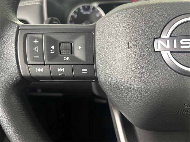 Photo of 2025 Everest White Pearl Nissan Rogue