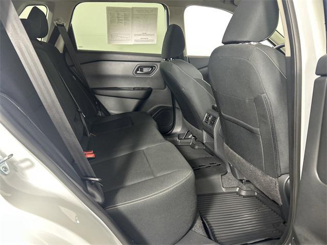 Photo of 2025 Everest White Pearl Nissan Rogue