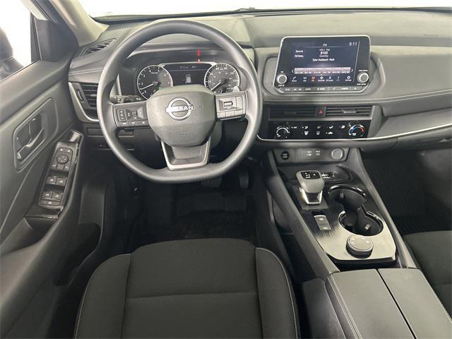 Photo of 2025 Everest White Pearl Nissan Rogue