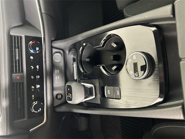 Photo of 2025 Everest White Pearl Nissan Rogue