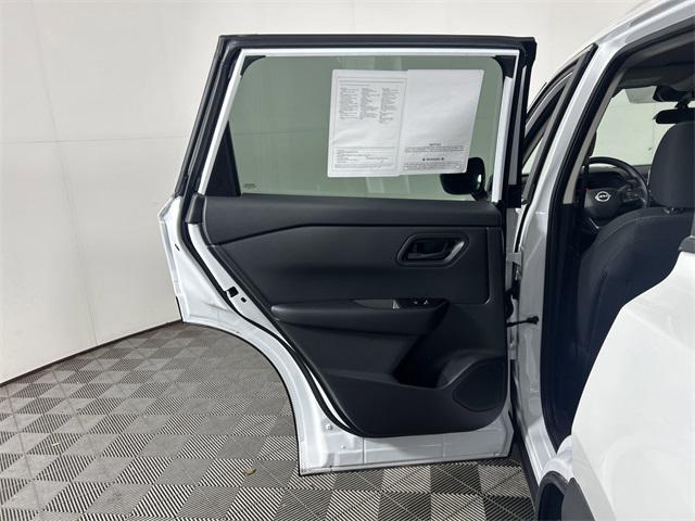 Photo of 2025 Everest White Pearl Nissan Rogue
