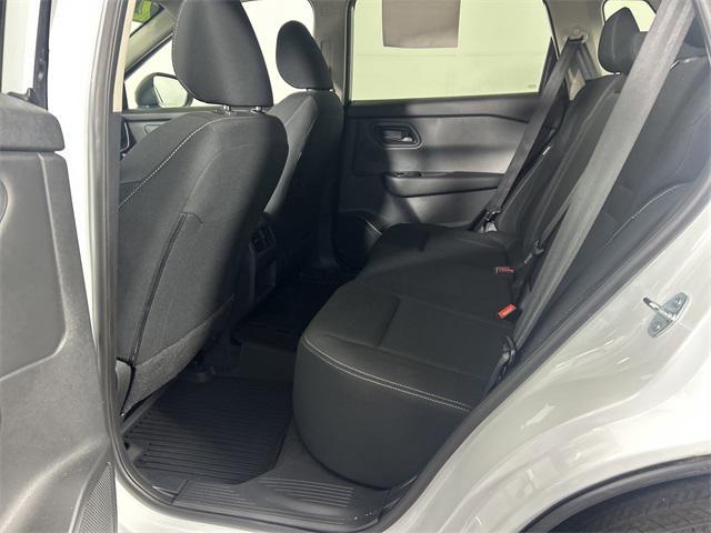 Photo of 2025 Everest White Pearl Nissan Rogue