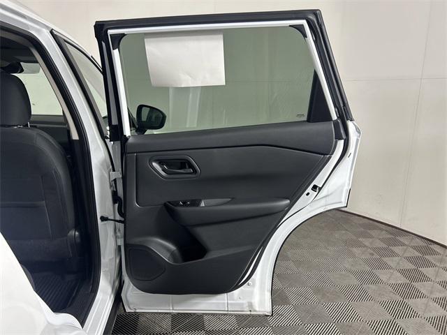 Photo of 2025 Everest White Pearl Nissan Rogue