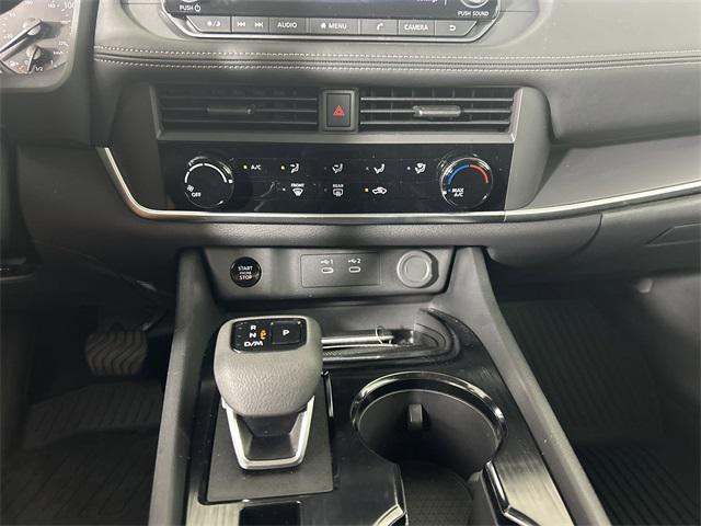 Photo of 2025 Everest White Pearl Nissan Rogue