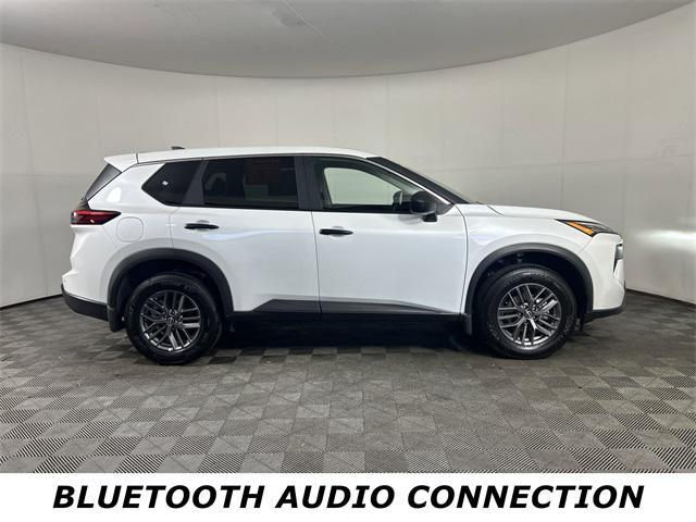Photo of 2025 Everest White Pearl Nissan Rogue
