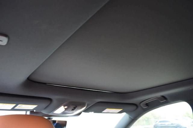 Photo of 2025 Mjst Whte INFINITI QX60