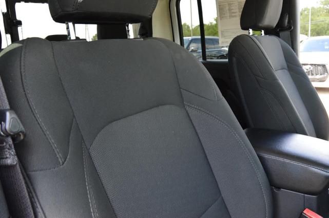 Photo of 2022 Bright White Clearcoat Jeep Gladiator