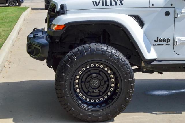 Photo of 2022 Bright White Clearcoat Jeep Gladiator