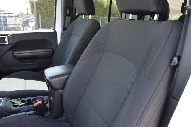 Photo of 2022 Bright White Clearcoat Jeep Gladiator