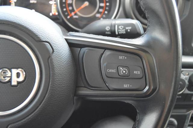 Photo of 2022 Bright White Clearcoat Jeep Gladiator