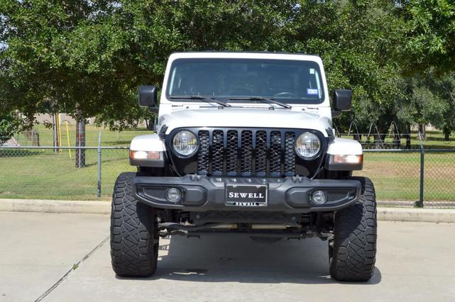 Photo of 2022 Bright White Clearcoat Jeep Gladiator