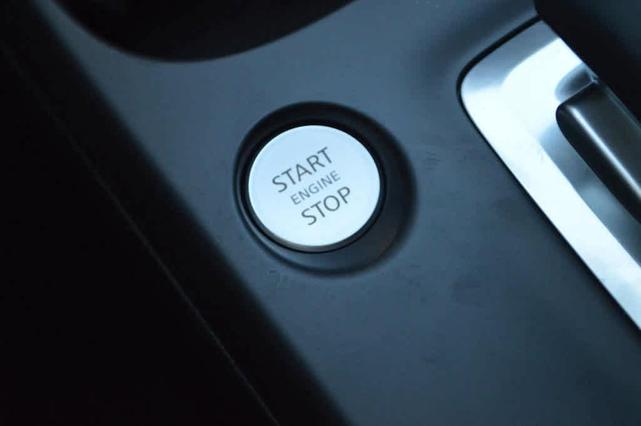 Photo of 2025 Radiant White INFINITI QX50