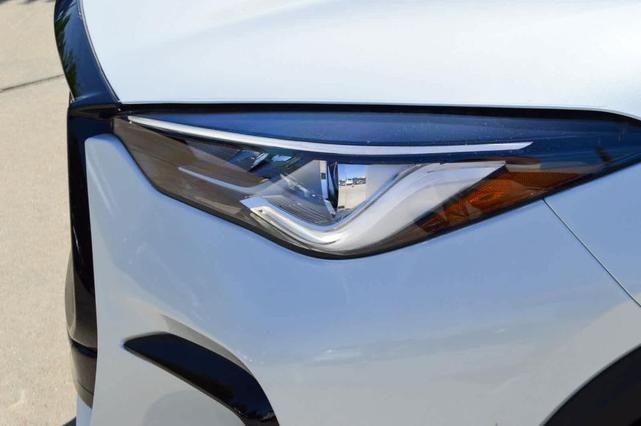 Photo of 2025 Radiant White INFINITI QX50