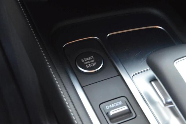 Photo of 2025 Glacier White INFINITI QX60