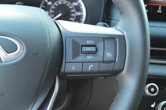 Photo of 2025 Glacier White INFINITI QX60