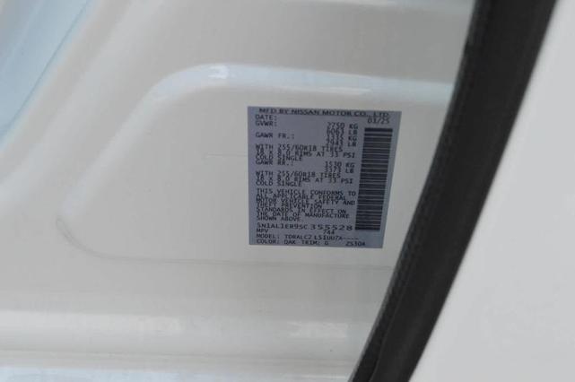 Photo of 2025 Glacier White INFINITI QX60