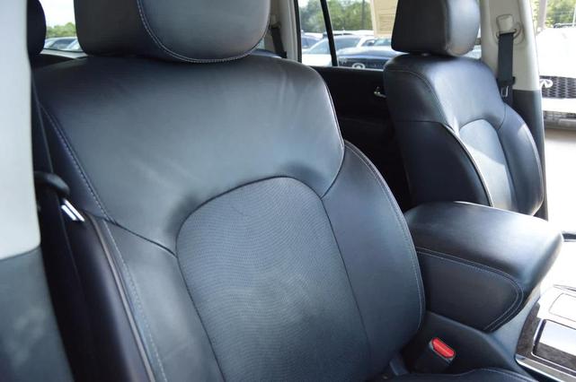 Photo of 2017 Liquid Platinum INFINITI QX80