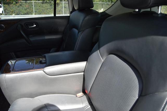 Photo of 2017 Liquid Platinum INFINITI QX80