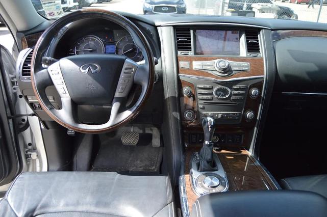 Photo of 2017 Liquid Platinum INFINITI QX80