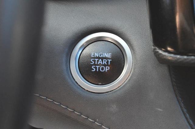 Photo of 2021 Blizzard Pearl Toyota Highlander