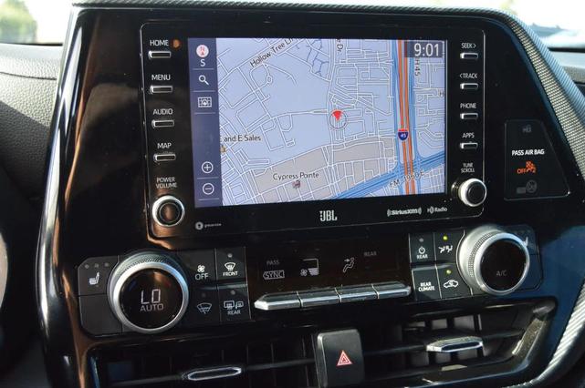 Photo of 2021 Blizzard Pearl Toyota Highlander