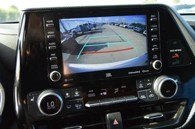 Photo of 2021 Blizzard Pearl Toyota Highlander