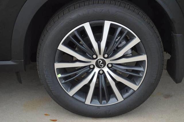 Photo of 2025 Diamond Black INFINITI QX60