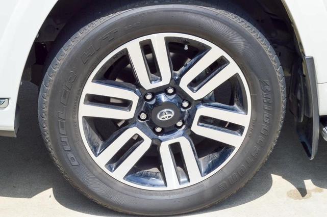 Photo of 2022 Blizzard Pearl Toyota 4Runner