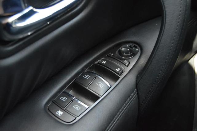 Photo of 2024 Aspen White Tricoat Nissan Armada