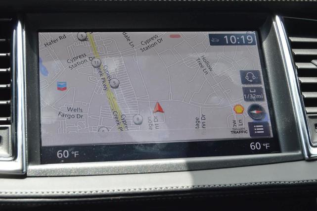 Photo of 2025 Radiant White INFINITI QX50