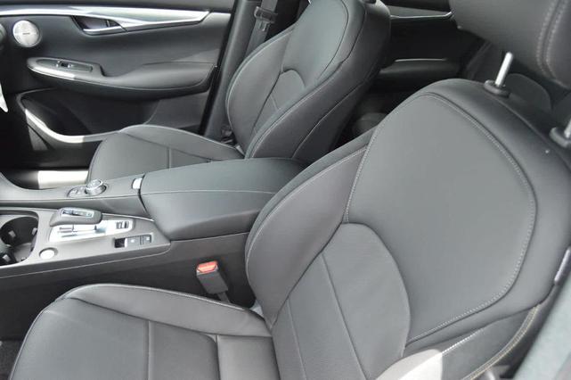 Photo of 2025 Radiant White INFINITI QX50