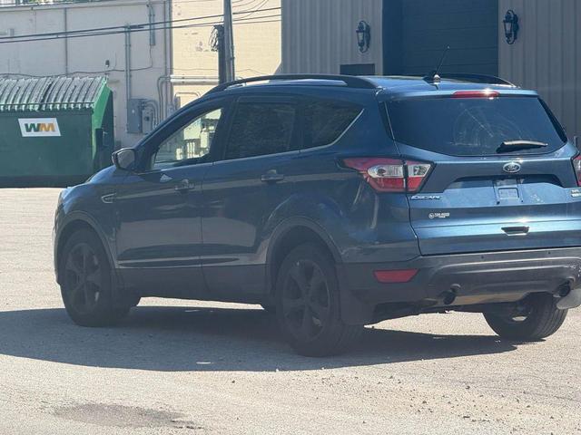 Photo of 2018 Blue Ford Escape