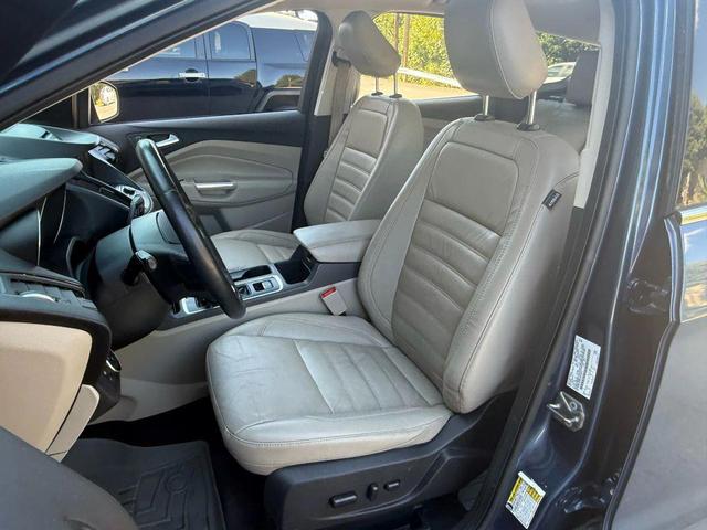 Photo of 2018 Blue Ford Escape