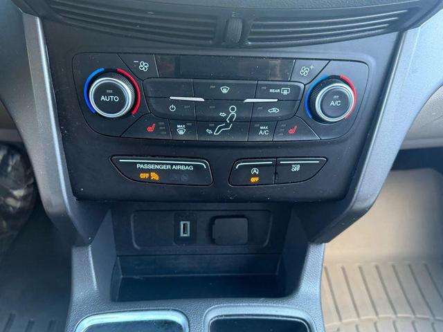 Photo of 2018 Blue Ford Escape