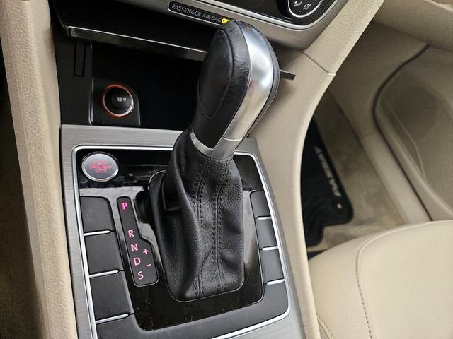 Photo of 2015 Black Volkswagen Passat