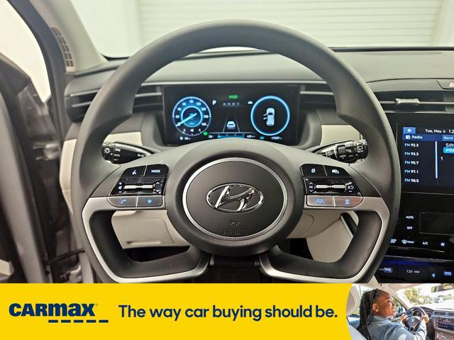 Photo of 2022 Silver Hyundai TUCSON Hybrid