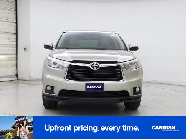 Photo of 2015 Tan Toyota Highlander