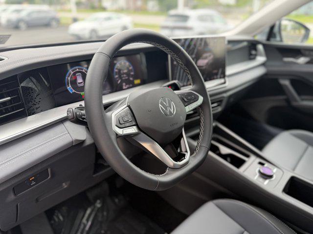 Photo of 2025 Pyrite Silver Metallic Volkswagen Tiguan
