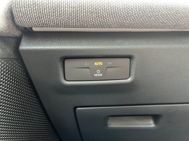 Photo of 2025 Pure White Volkswagen Tiguan