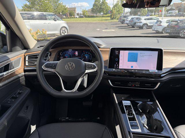 Photo of 2026 Deep Black Pearl Volkswagen Atlas
